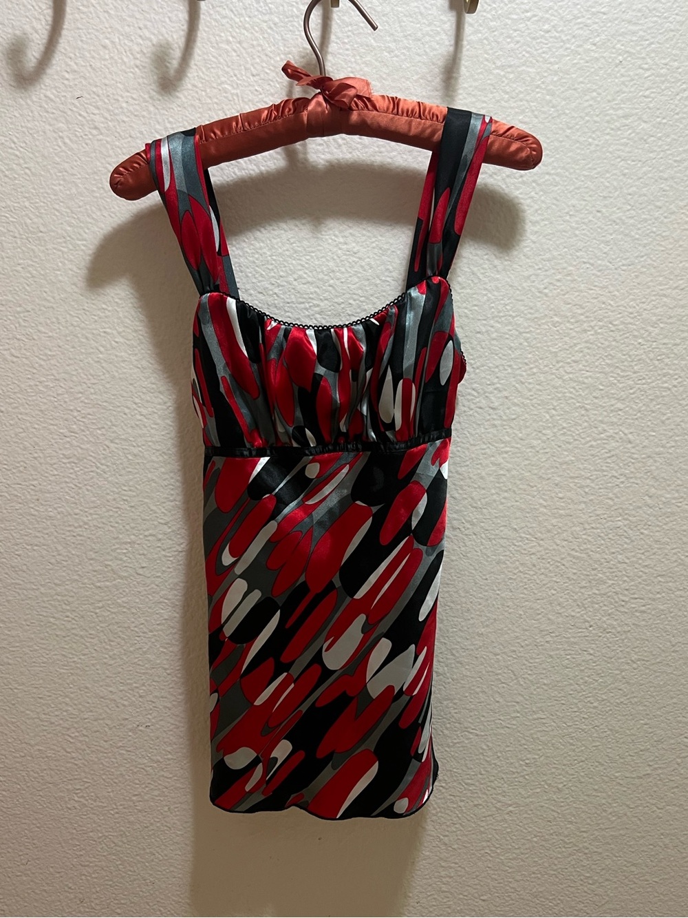 Byer California Y2K Red Black & Gray Abstract Cami